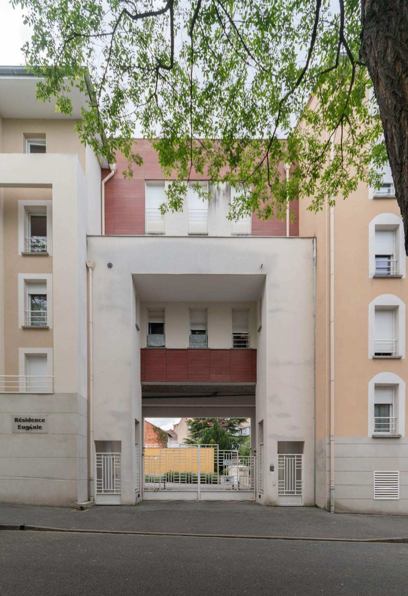 L'Eugenie - Appartement Design & Confort En Centre-Ville Vichy Exterior foto